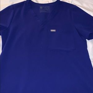 FIGS women’s scrub top